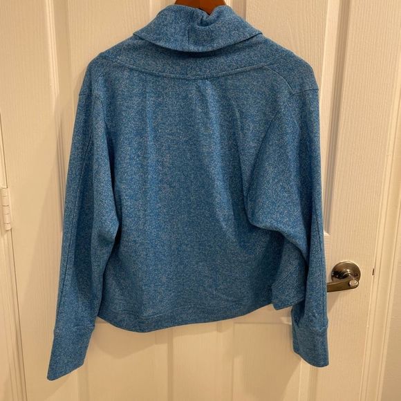 Tresics size large sweater blue - Picture 2 of 4